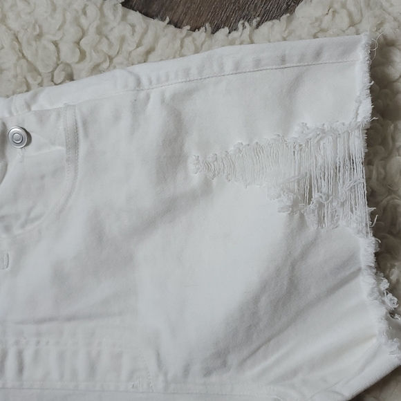 Entro Distressed White Denim Overall Shorts - Picture 7 of 12